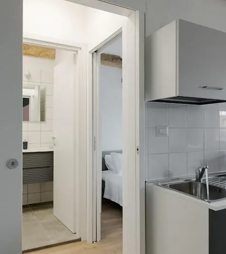 Apartment Levoasi 7 *